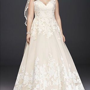 Wedding dress size 12 unaltered never worn